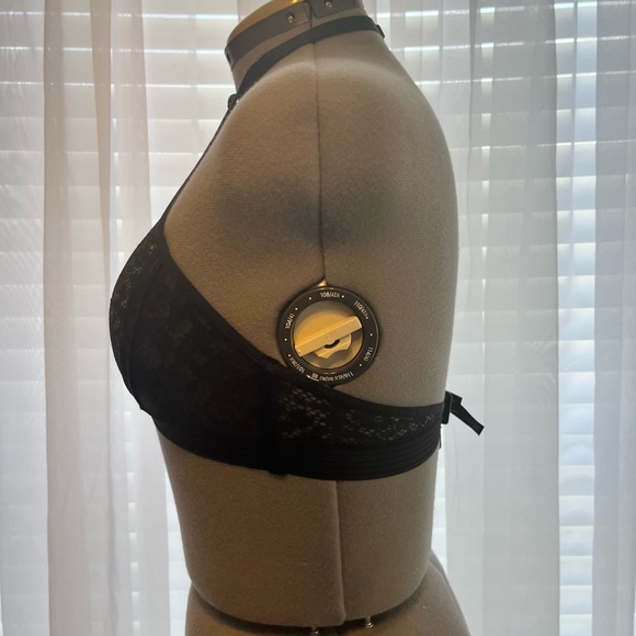 NWT, Victoria Secret black halter lace bra - Picture 6 of 8